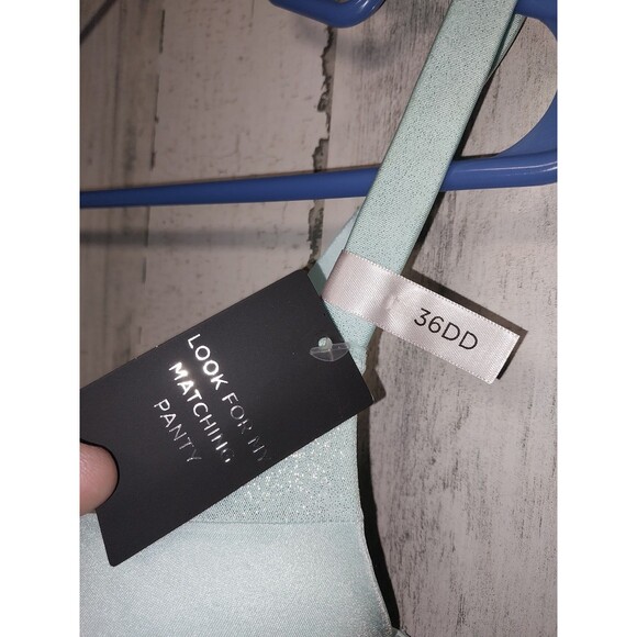 Ambrielle Everyday Full Coverage With Fadhion Neck Underwire Bra Turquoise 36DD - Picture 4 of 7